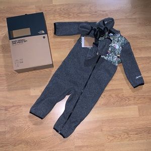 NWT The North Face Baby Denali One-Piece Set (includes mitten and boots), 18-24M